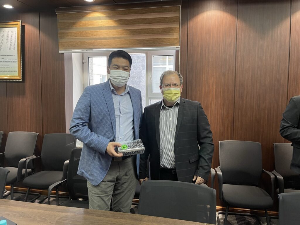 Gary Sagiv with the Mongolian Minister of Health